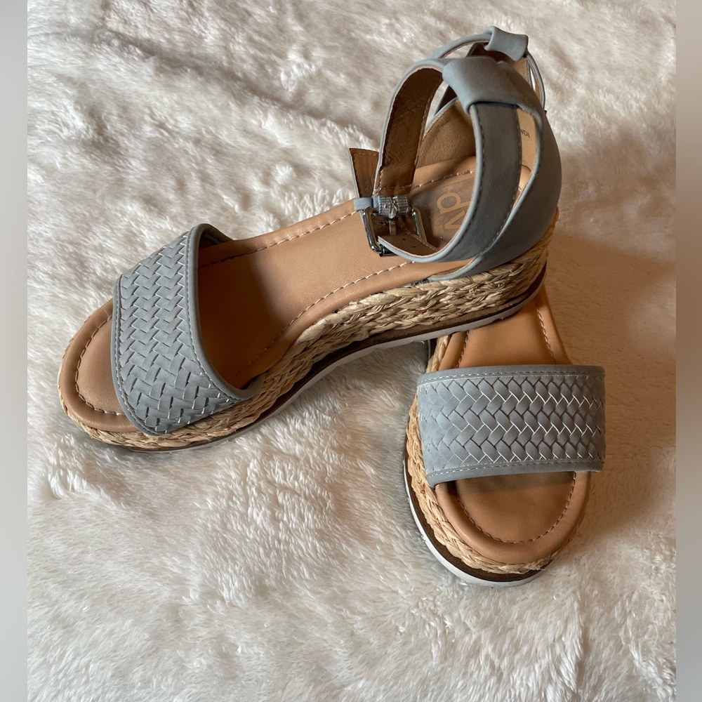 **HOST PICK** Dolce Vita Women’s Gray Espadrille Spring Summer Sandals 8